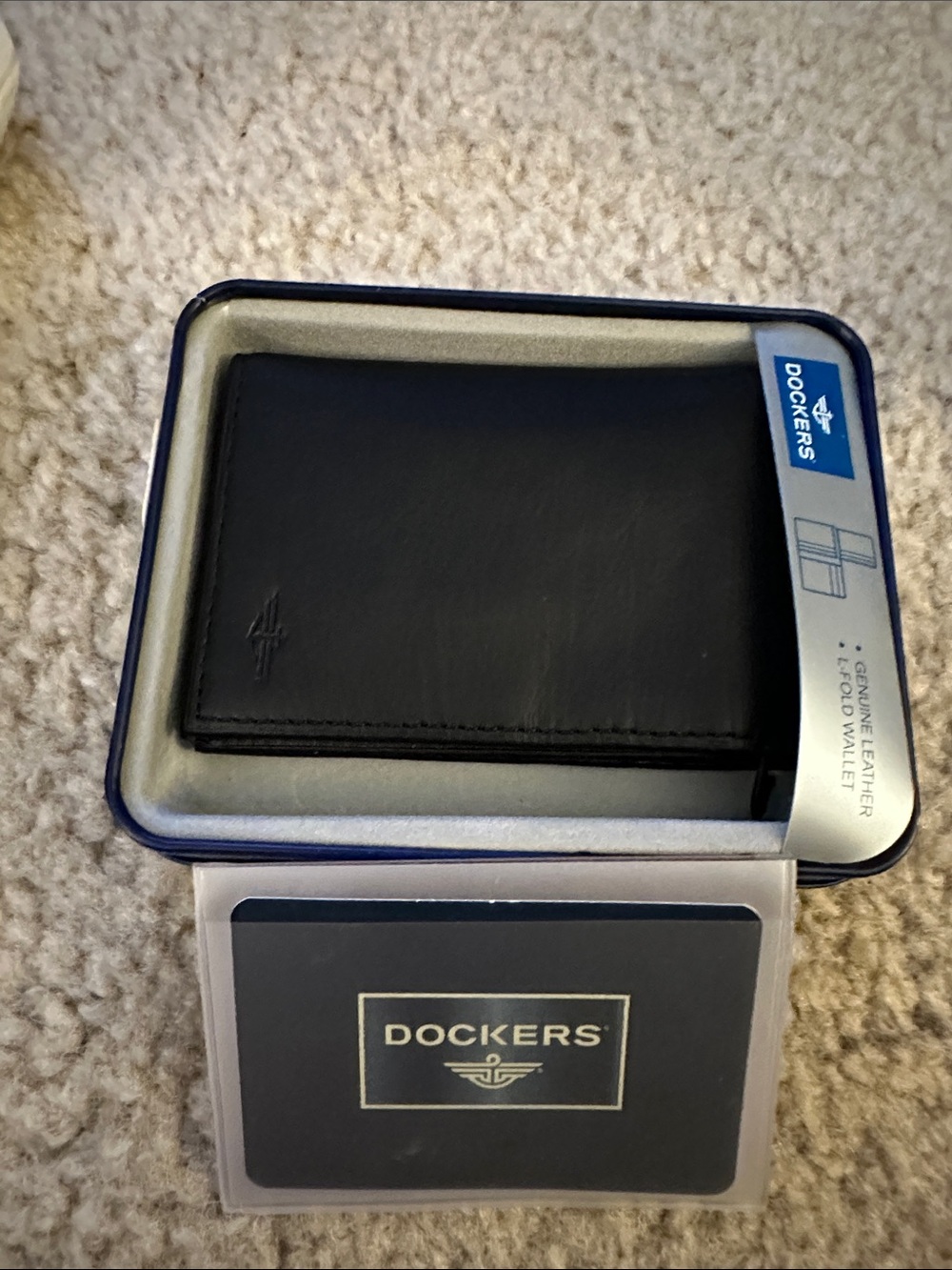 Dockers Black Genuine Leather Bifold Card Wallet new in box
